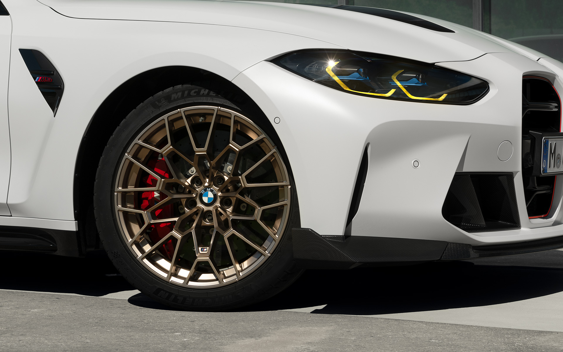 BMW M3 CS G80 con cerchi in lega leggera nell’esclusivo Design CS con pneumatici Track Cerchi in lega leggera con esclusivo Design CS e pneumatici Track della BMW M3 CS G80