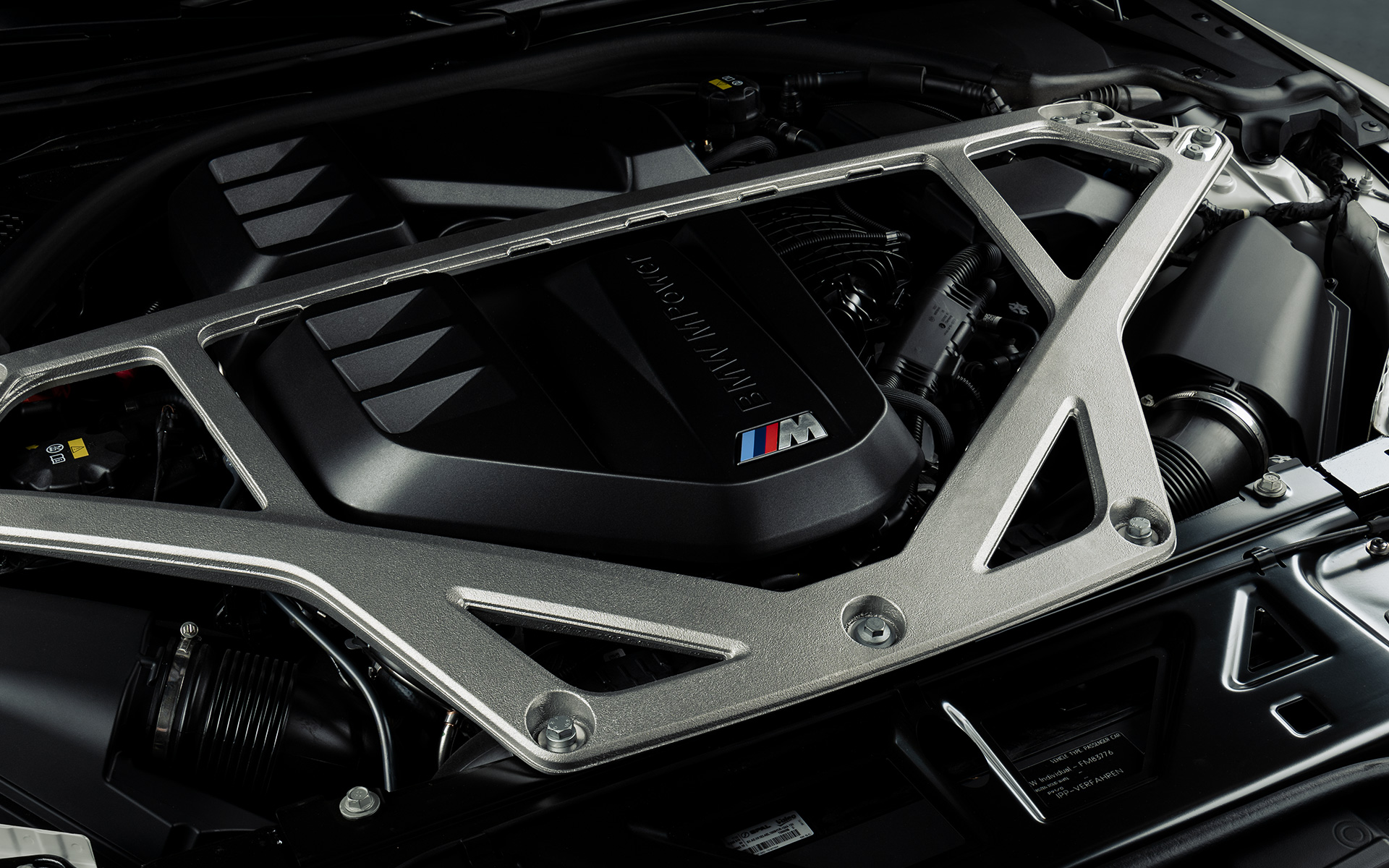 Barra duomi M della BMW M3 CS G80 BMW M3 CS G80 con barra duomi M