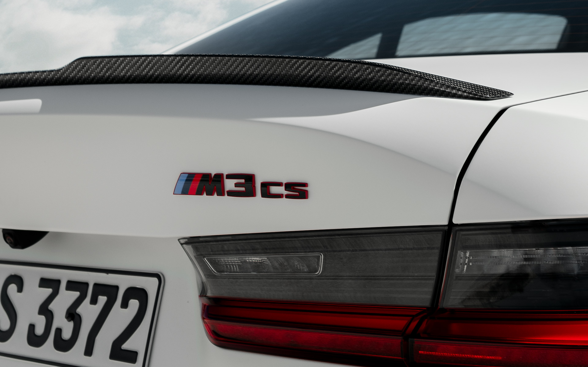 BMW M3 CS G80 con emblemi specifici della versione CS Emblemi specifici della versione CS della BMW M3 CS G80