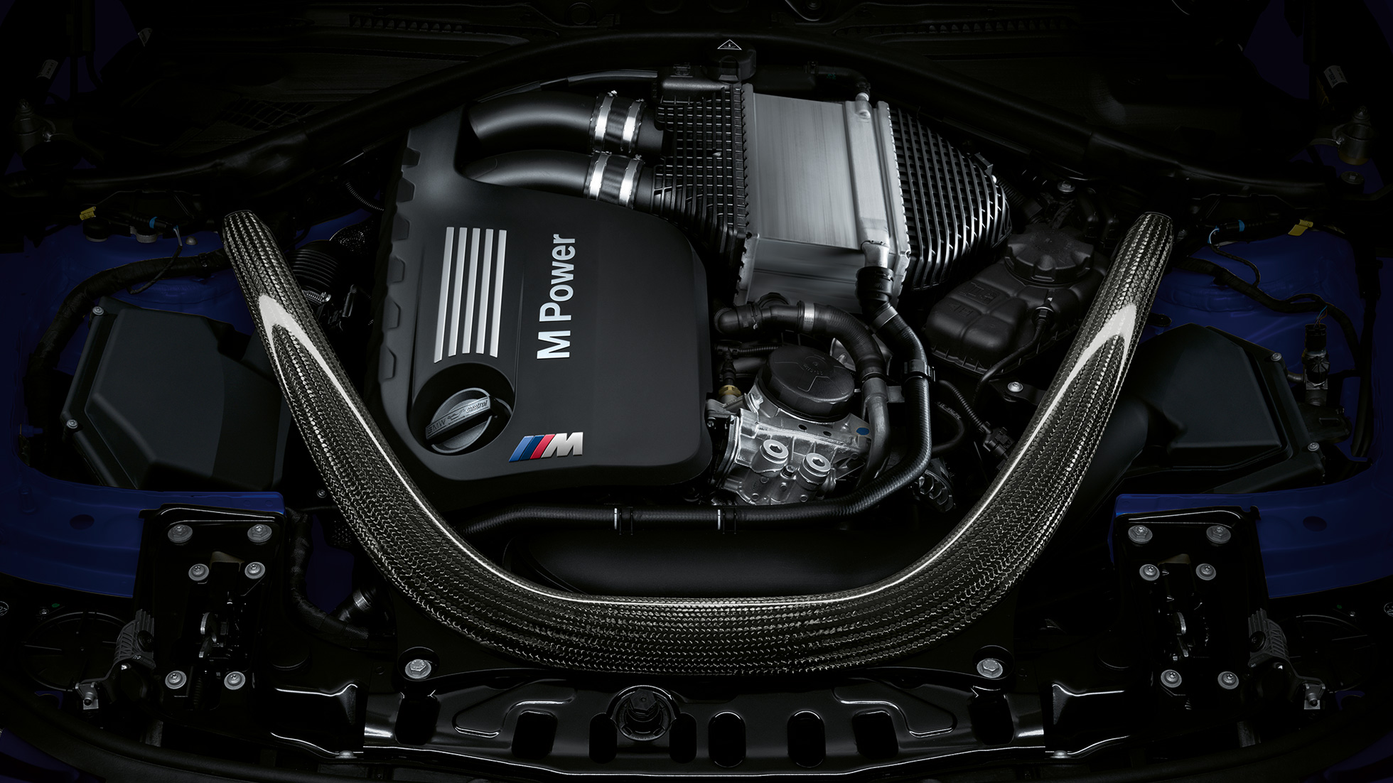 BMW M4 Cabrio, motore benzina a 6 cilindri BMW M4 Cabrio, motore benzina a 6 cilindri in linea M TwinPower Turbo