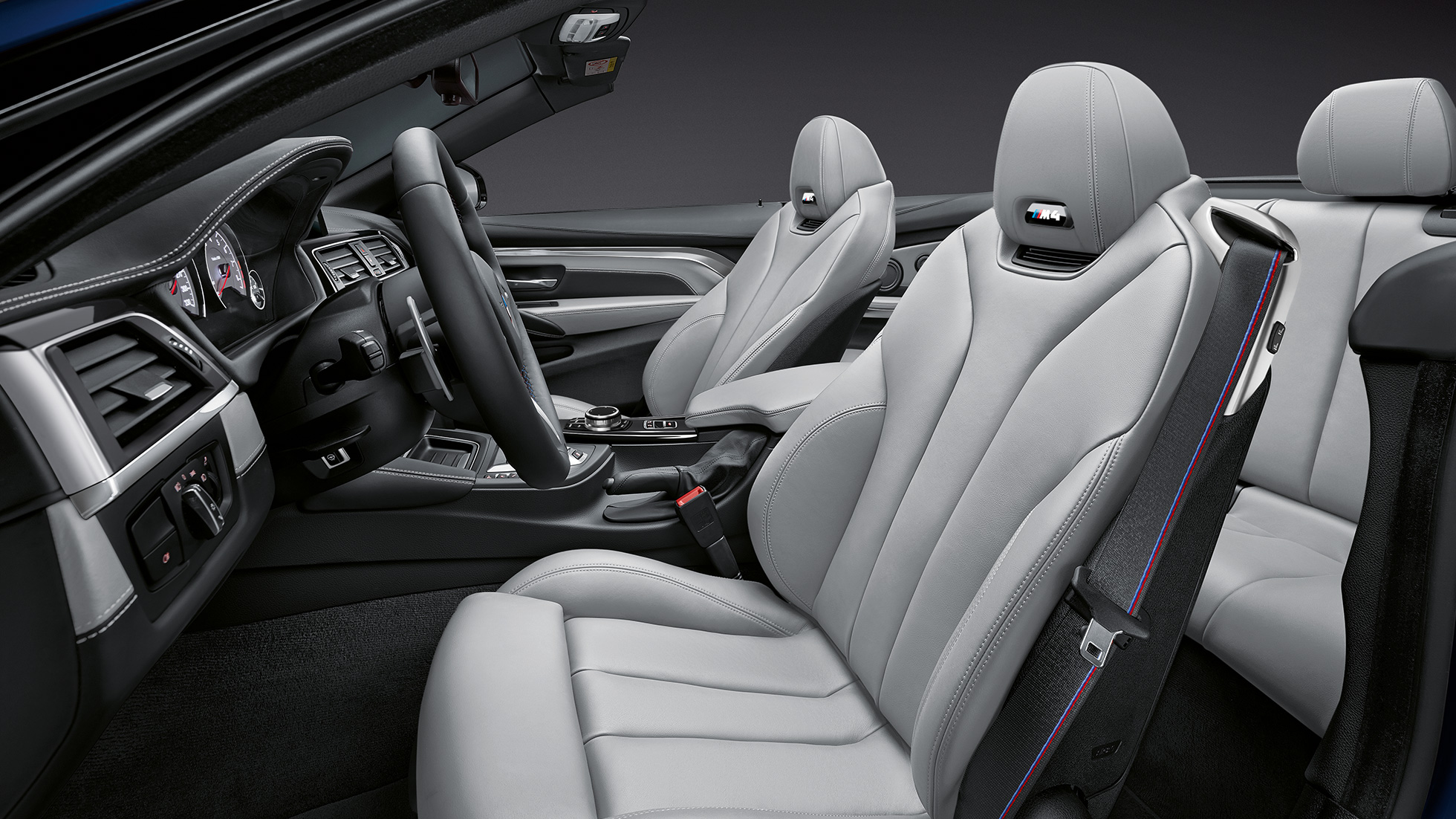 BMW M4 Cabrio, interni BMW M4 Cabrio, interni, cockpit