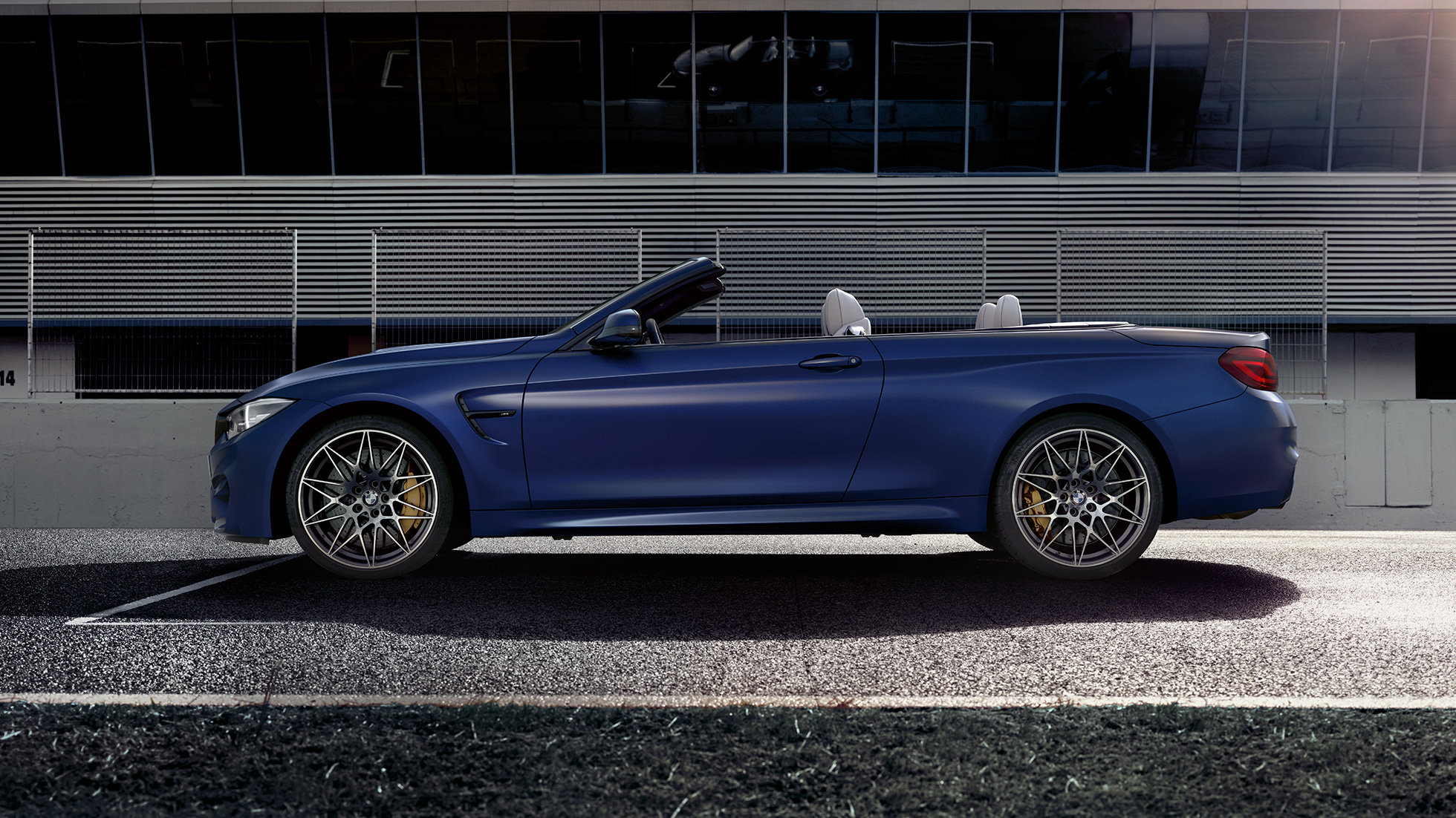 BMW M4 Cabrio, vista laterale BMW M4 Cabrio, design, vista laterale