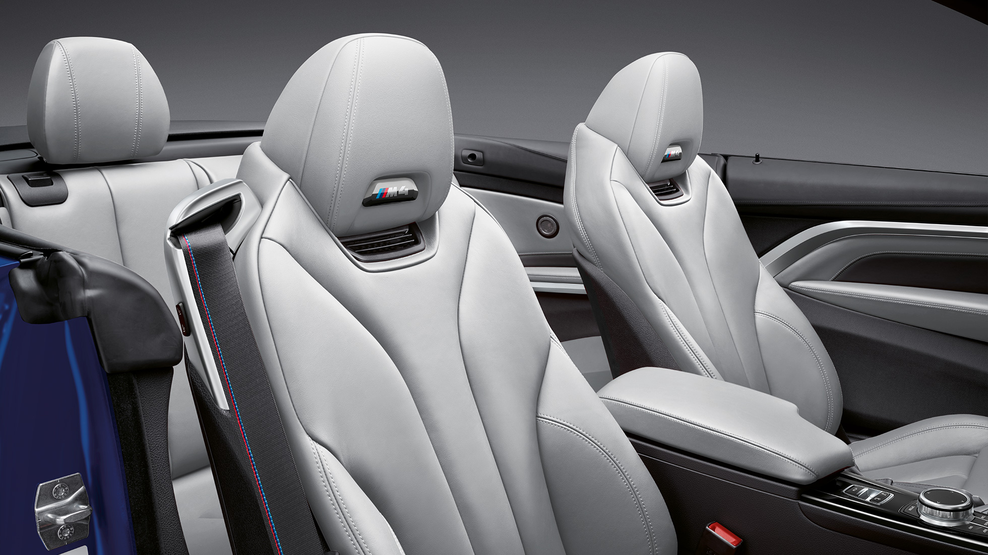 BMW M4 Cabrio, interni BMW M4 Cabrio, design, rivestimenti, abitacolo, interni