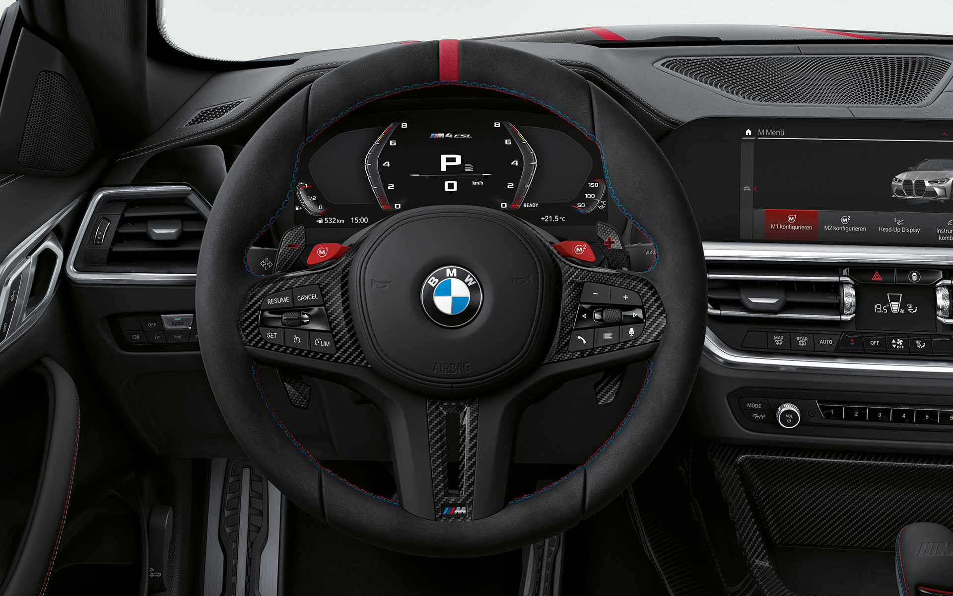Volante M in Alcantara della BMW M4 CSL G82 Interni della BMW M4 CSL G82 con volante M in Alcantara.