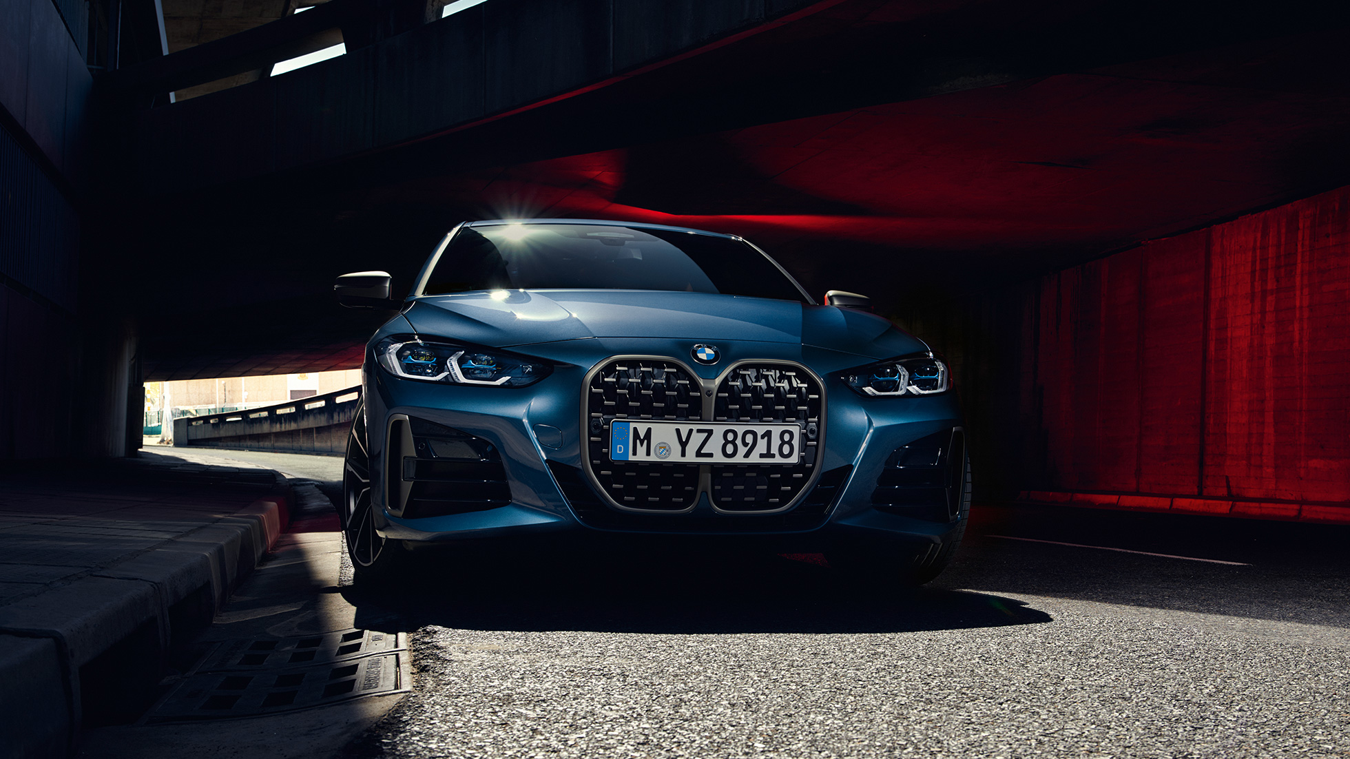 Calandra a doppio rene BMW con gruppi ottici anteriori a LED della BMW M440i xDrive Coupé G22 2020 BMW M440i xDrive Coupé Arctic Race Blue metallizzato G22 2020, vista anteriore della calandra a doppio rene BMW, gruppi ottici anteriori a LED
