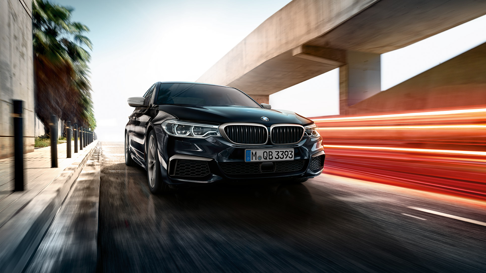 Design degli esterni. BMW M550i e BMW M550d, vista anteriore a tre quarti.
