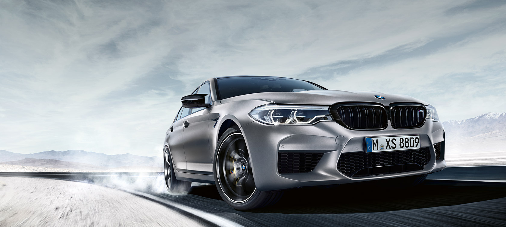 BMW M5 Competition. BMW M5 Competition, vista anteriore a tre quarti.