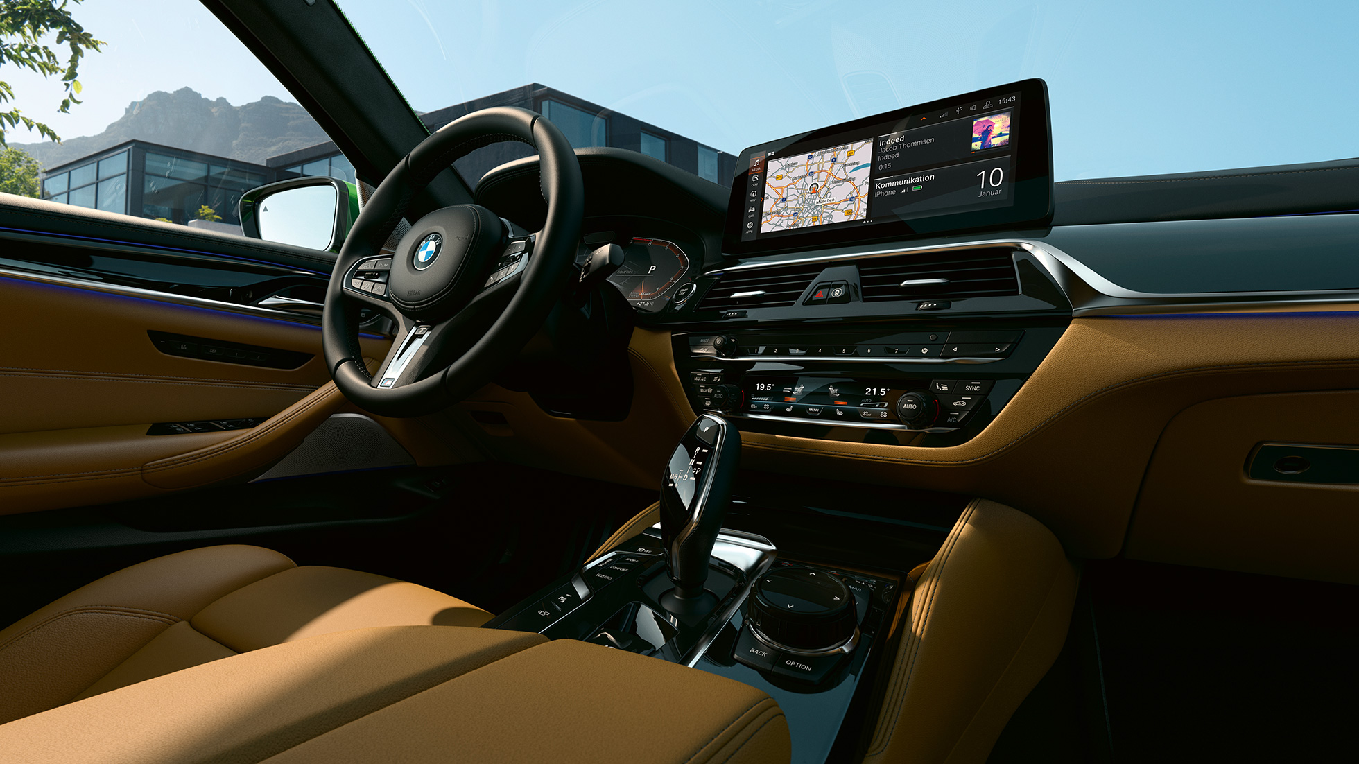 BMW M550i xDrive Berlina G30 LCI Facelift 2020 Cockpit con Control Display da 12,3” BMW M550i xDrive Berlina G30 LCI Facelift 2020 Cockpit con Control Display da 12,3”