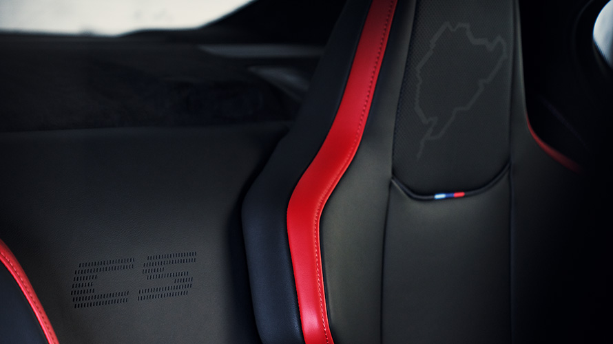 BMW M5 CS F90 2021 Abitacolo M in carbonio Sedile avvolgente con logo M5 illuminato e silhouette del Nürburgring