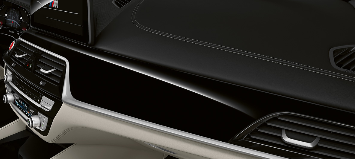 BMW Individual BMW M5 Berlina F90 2020 rivestimenti interni in pelle Merino full BMW Individual Tartufo/Black BMW Individual BMW M5 Berlina F90 LCI Facelift 2020 rivestimenti interni in pelle Merino full BMW Individual Tartufo/Black interni