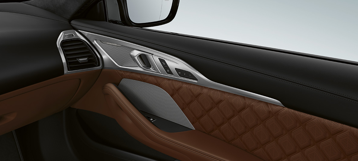 Bowers & Wilkins Diamond Surround Sound System F92. BMW M8 Coupé, interni con Bowers & Wilkins Diamond Surround Sound System F92.