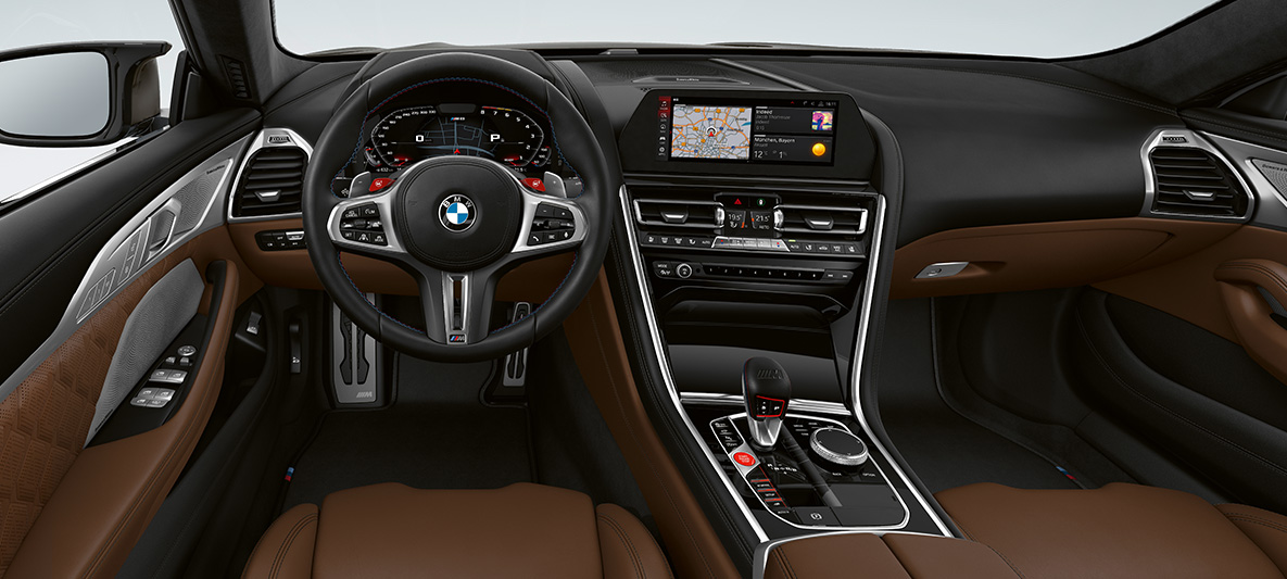 Cockpit BMW M8 Gran Coupé F93 Cockpit della BMW M8 Gran Coupé F93 2020, abitacolo