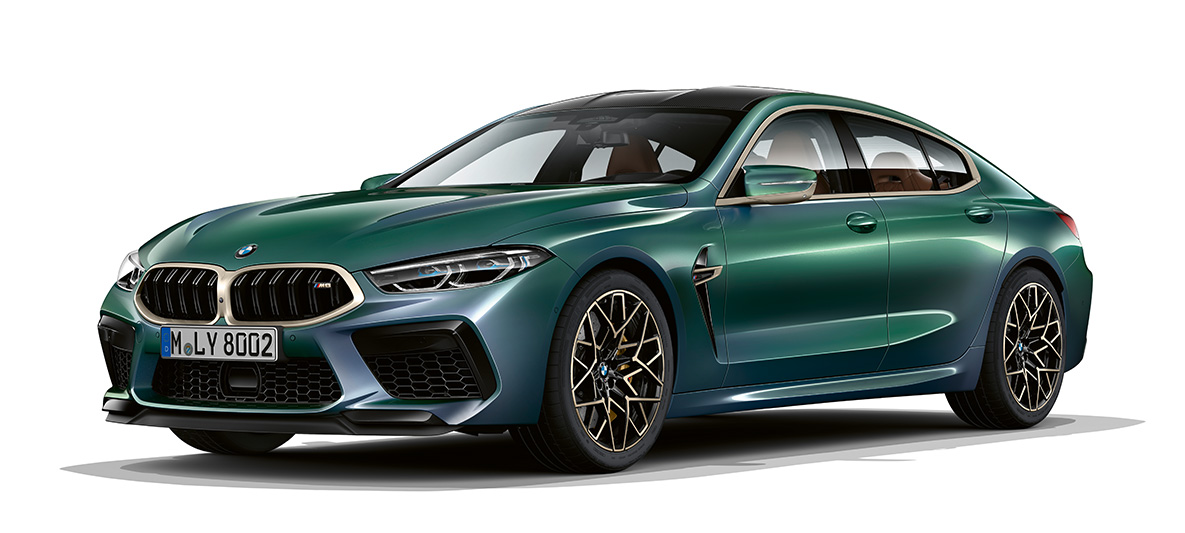 BMW M8 Gran Coupé First Edition, vista anteriore a tre quarti F93 BMW M8 Gran Coupé First Edition F93 2020 BMW Individual Aurora Diamond Green metallizzato, vista anteriore a tre quarti