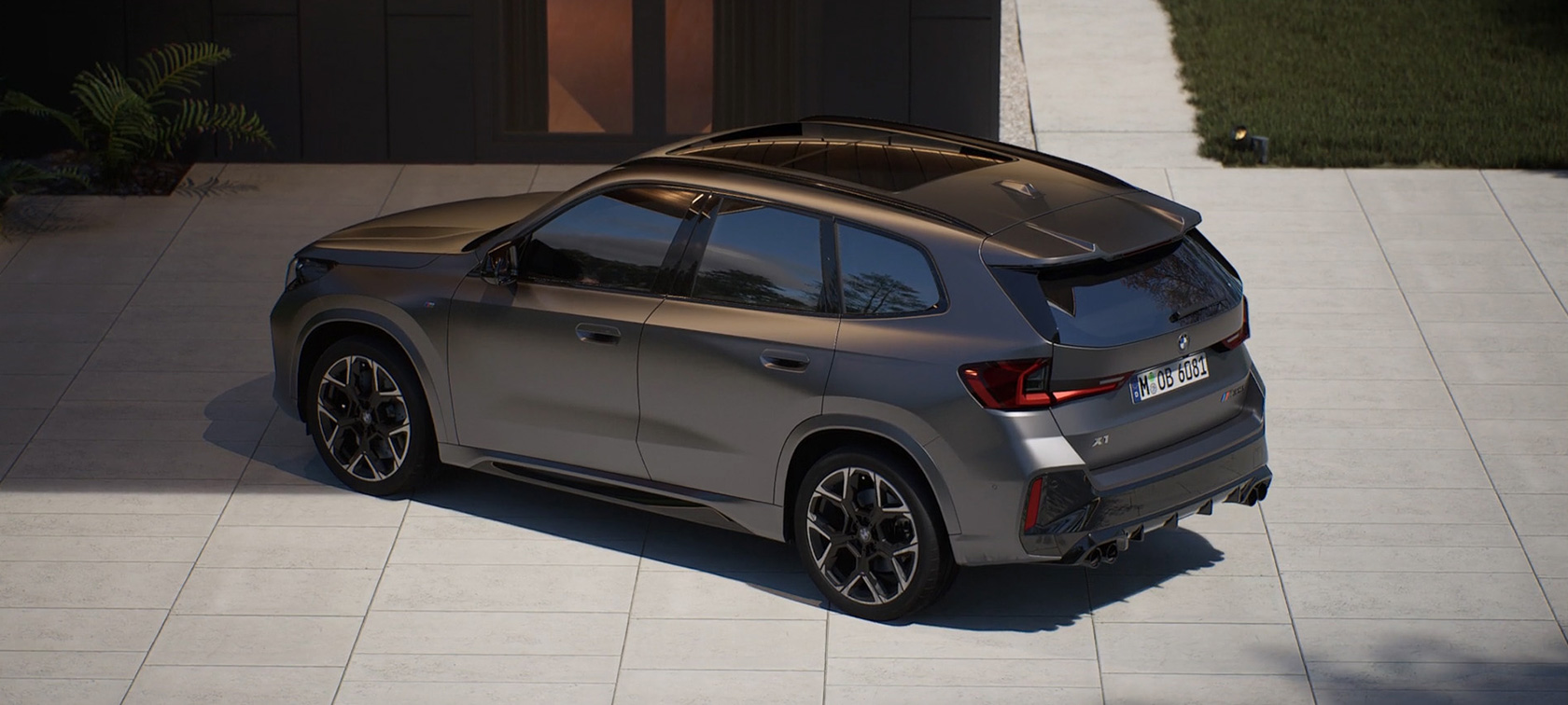BMW X1 M35i xDrive BMW X1 M35i xDrive Vista posteriore a tre quarti