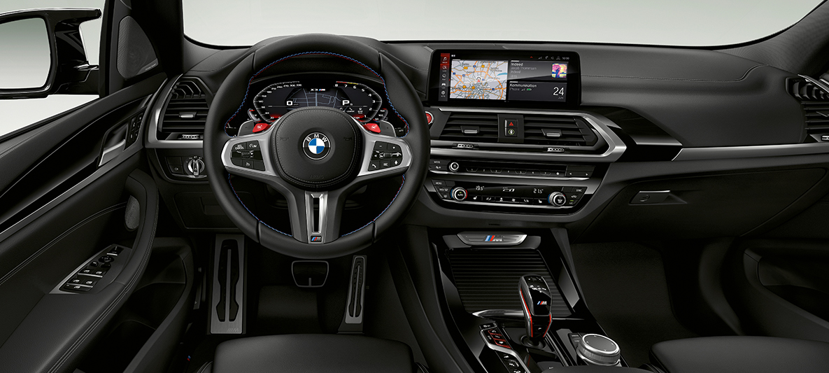 BMW X3 M, volante in pelle M F97 BMW X3 M, interni, Cockpit, volante in pelle M con cuciture M a contrasto. F97