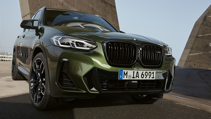 BMW X3 M40i G01 LCI Facelift 2021 Malachit Green metallizzato Vista anteriore da ferma