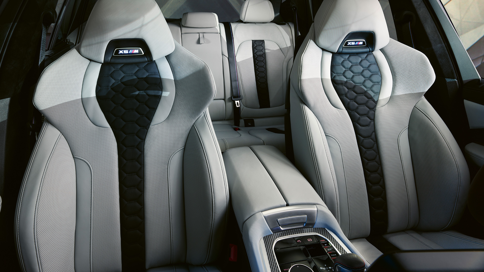Sedili multifunzione M BMW X5 M Competition Sedili multifunzione M con logo X5 M illuminato BMW X5 M Competition F95 Interni