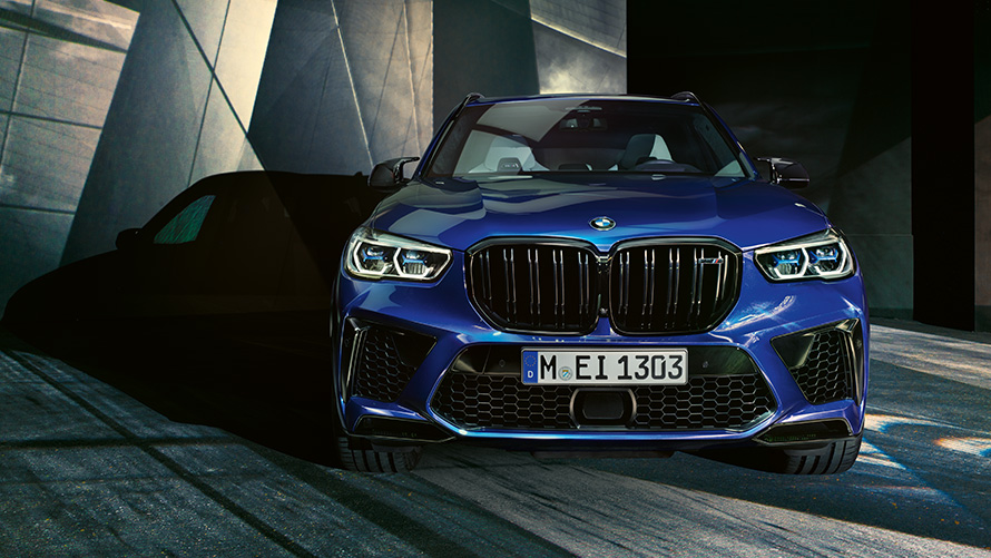 BMW X5 M Competition F95 dati tecnici BMW X5 M Competition F95 2020 SUV Marina Bay Blue metallizzato Vista anteriore dati tecnici