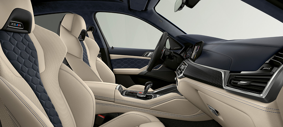 BMW X6 M SUV Individual F96 2020 Abitacolo BMW X6 M SUV Individual F96 2020 Abitacolo sedili multifunzione M con logo X6 M Logo
