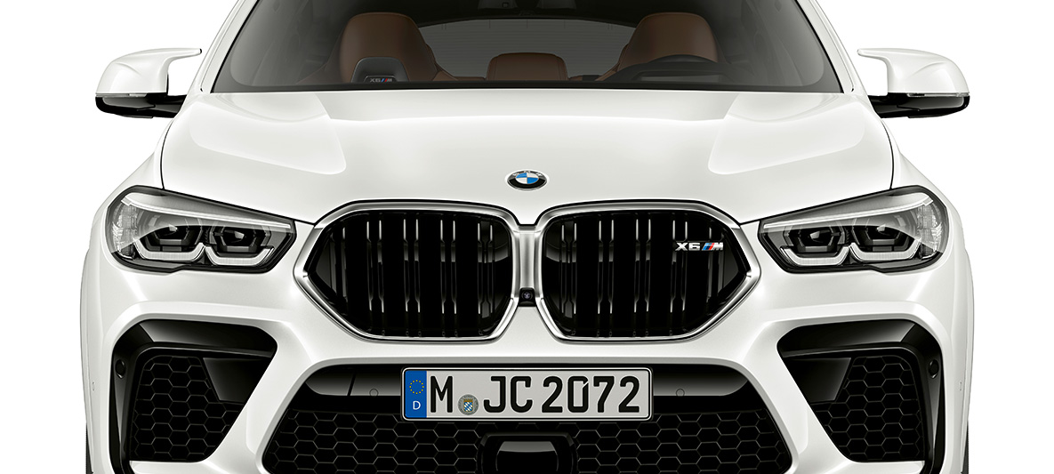 Frontale della BMW X6 M F96 Calandra a doppio rene M della BMW X6 M F96 2020 SUV, vista frontale