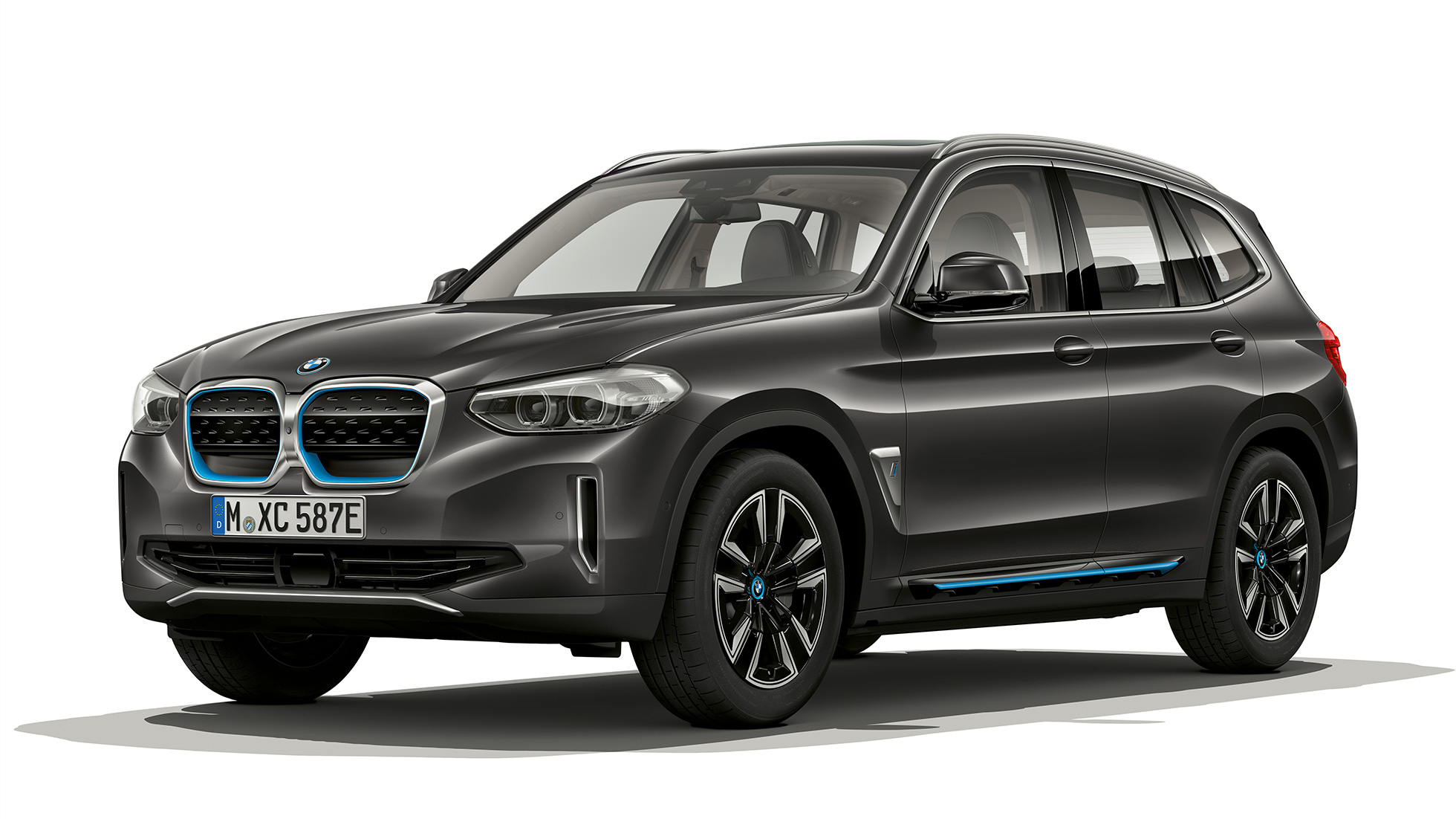 BMW iX3 G08 2020 Versione “Inspiring“ vista anteriore a tre quarti BMW iX3 G08 2020 Versione “Inspiring“ Sophisto Grey brilliant effect vista anteriore a tre quarti
