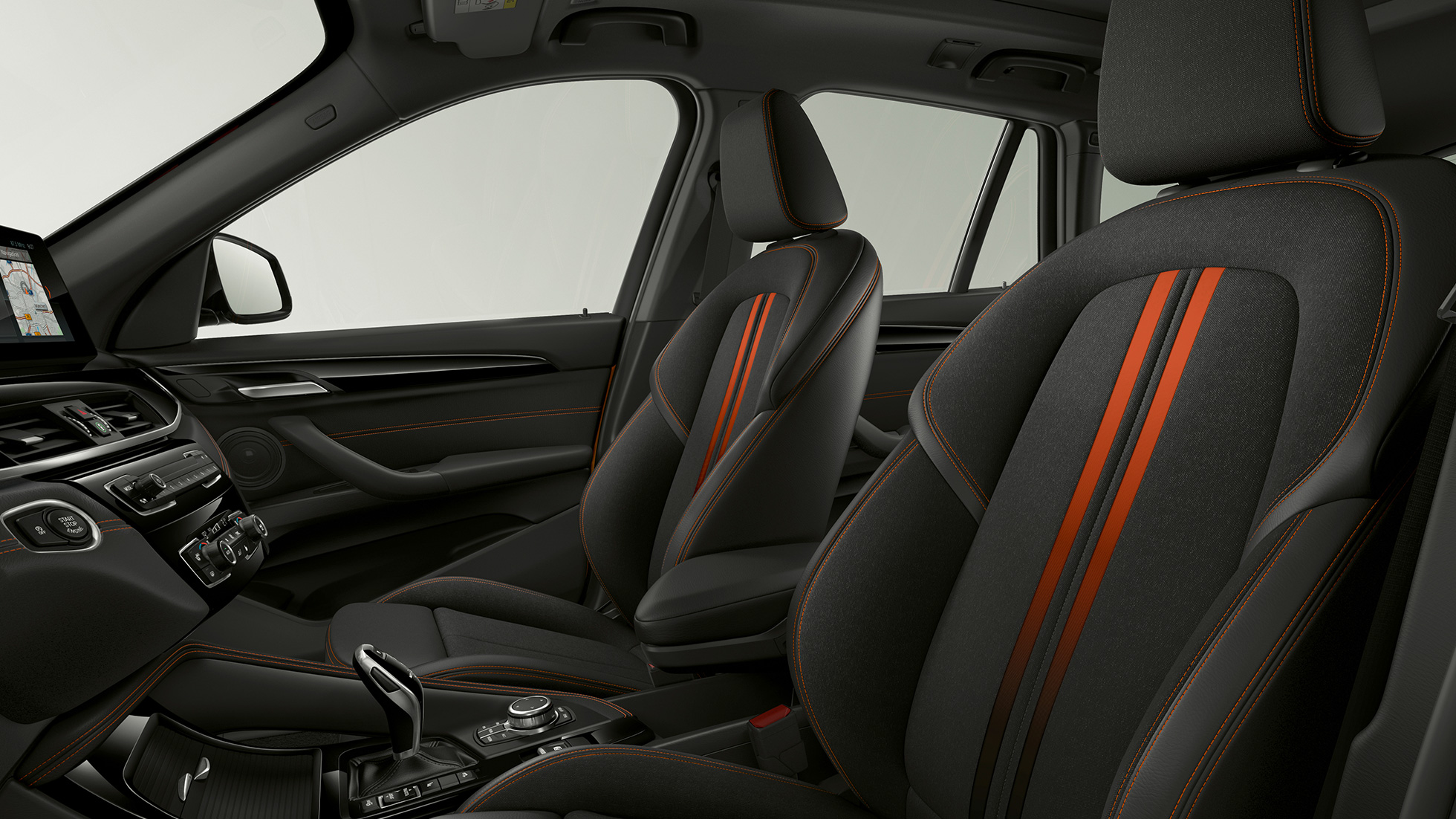 BMW X1, Versione Sport, imbottitura F48 BMW X1, Versione Sport, interni con primo piano dell’imbottitura F48