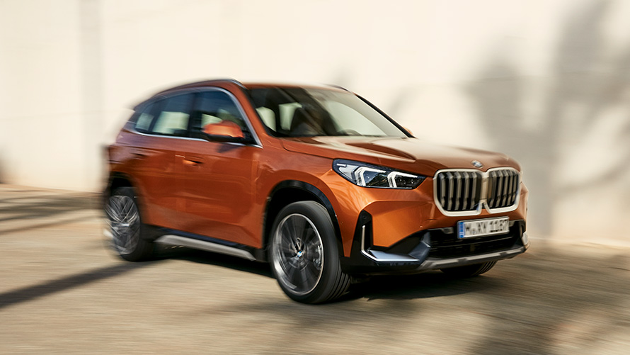 Dinamica di guida della BMW X1 U11 ICE xLine 2022 Dinamica di guida della BMW X1 U11 ICE xLine Utah orange metallizzato 2022