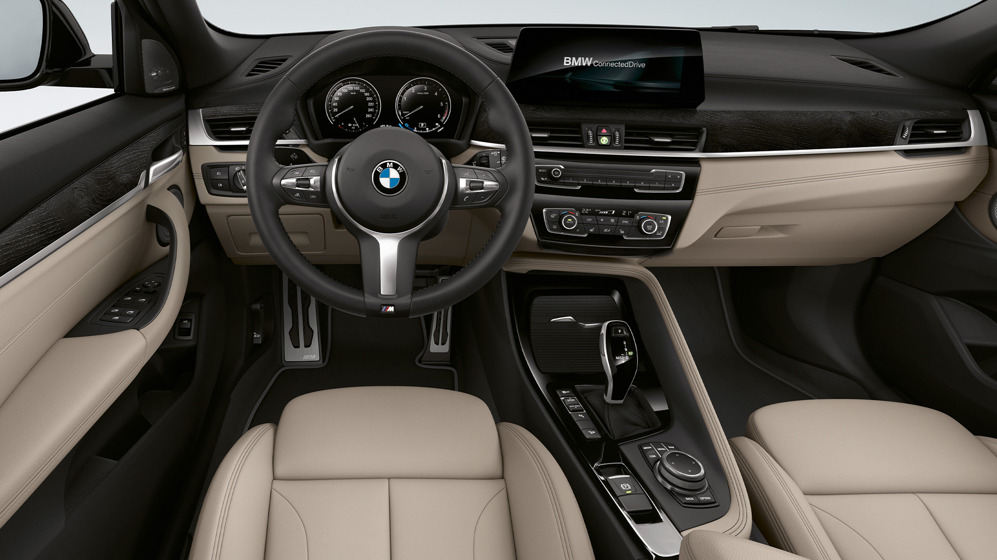 Cockpit della BMW X2 sDrive20i SUV versione M Sport X F39 BMW X2 sDrive20i SUV versione M Sport X 2018 F39 interni cockpit