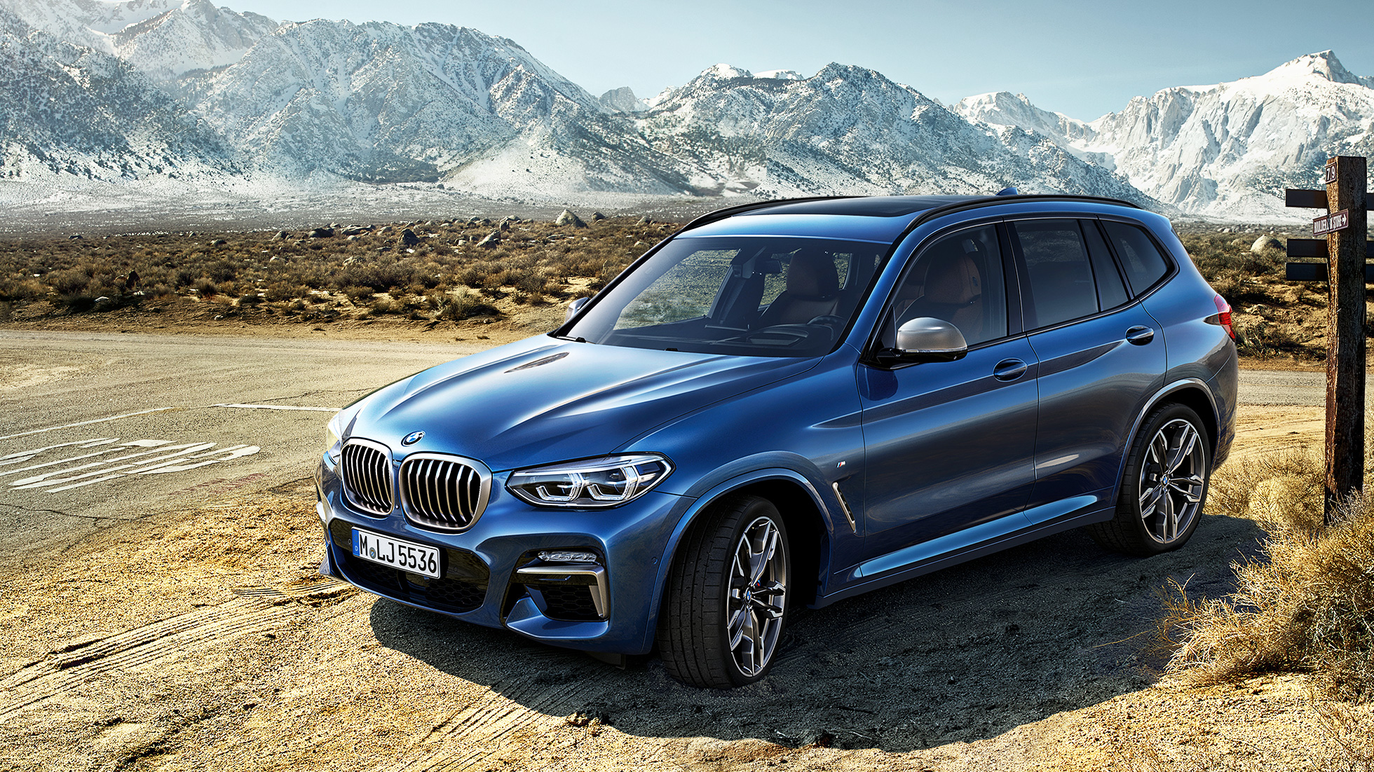 BMW X3 M40i, ripresa frontale a tre quarti in collina G01 BMW X3 M40i, ripresa frontale a tre quarti in collina G01