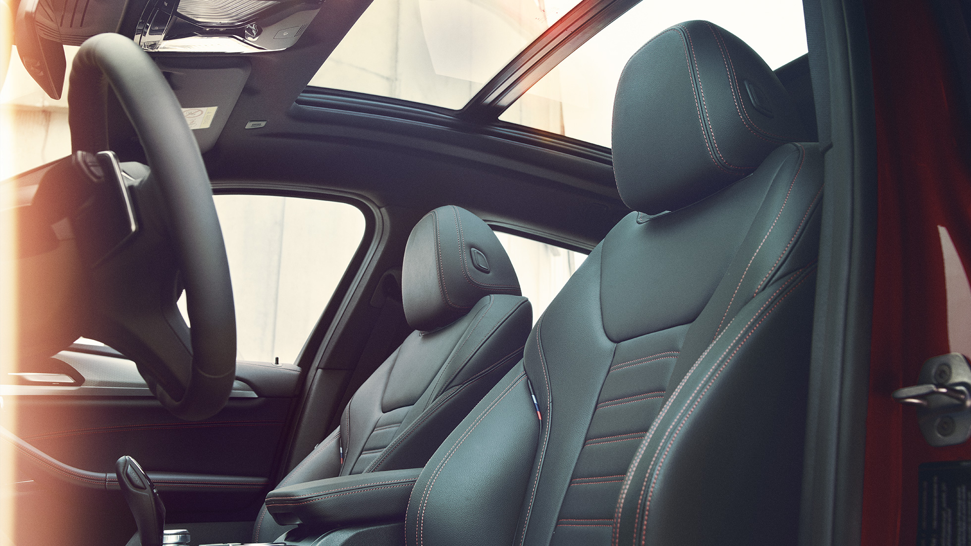 Sedili sportivi della BMW X4 G02 Sedili sportivi della BMW X4 G02 2018 Abitacolo
