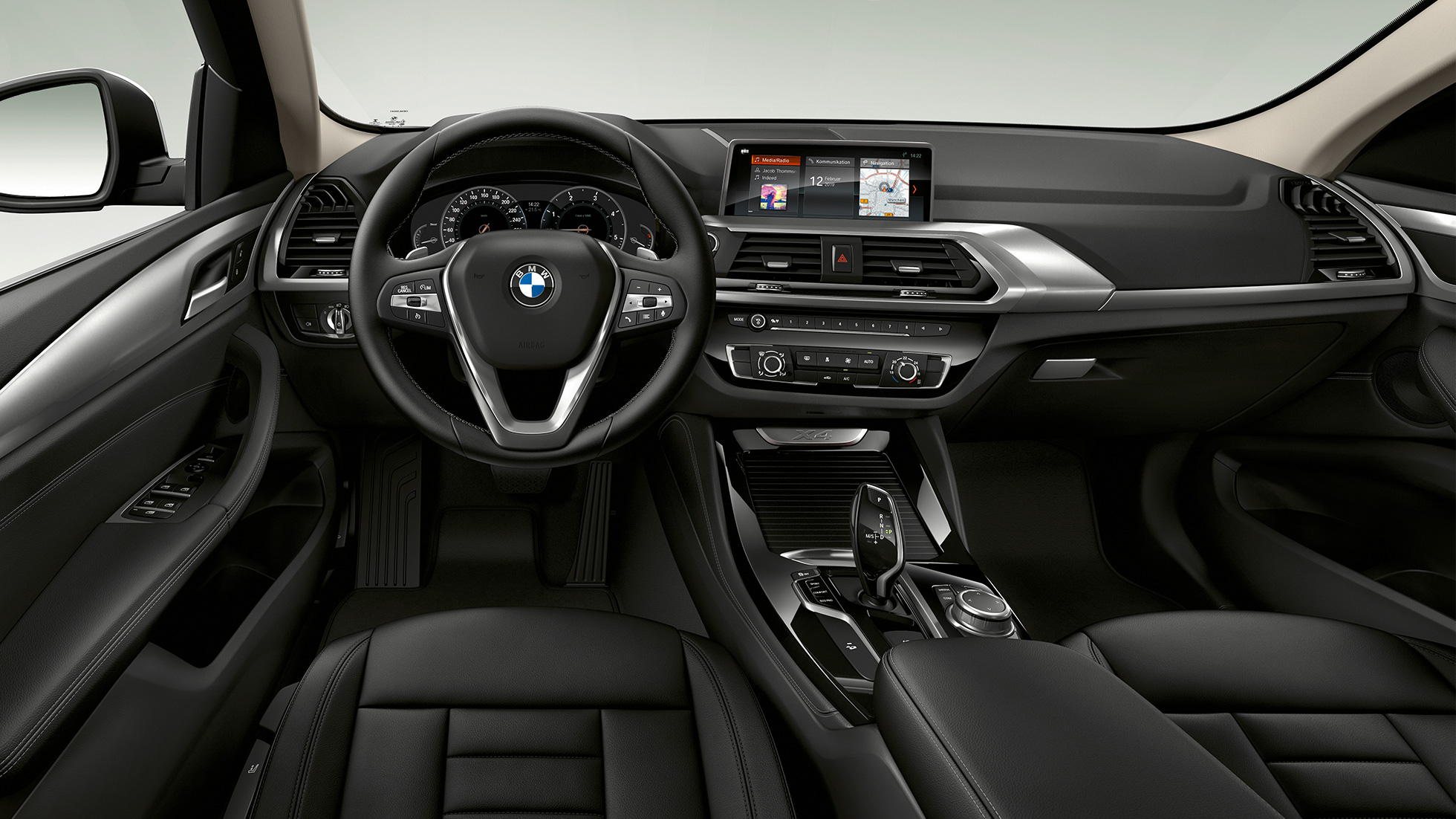 Cockpit della BMW X4 Versione Advantage G02 Cockpit della BMW X4 xDrive20d Versione Advantage G02 2018 Abitacolo
