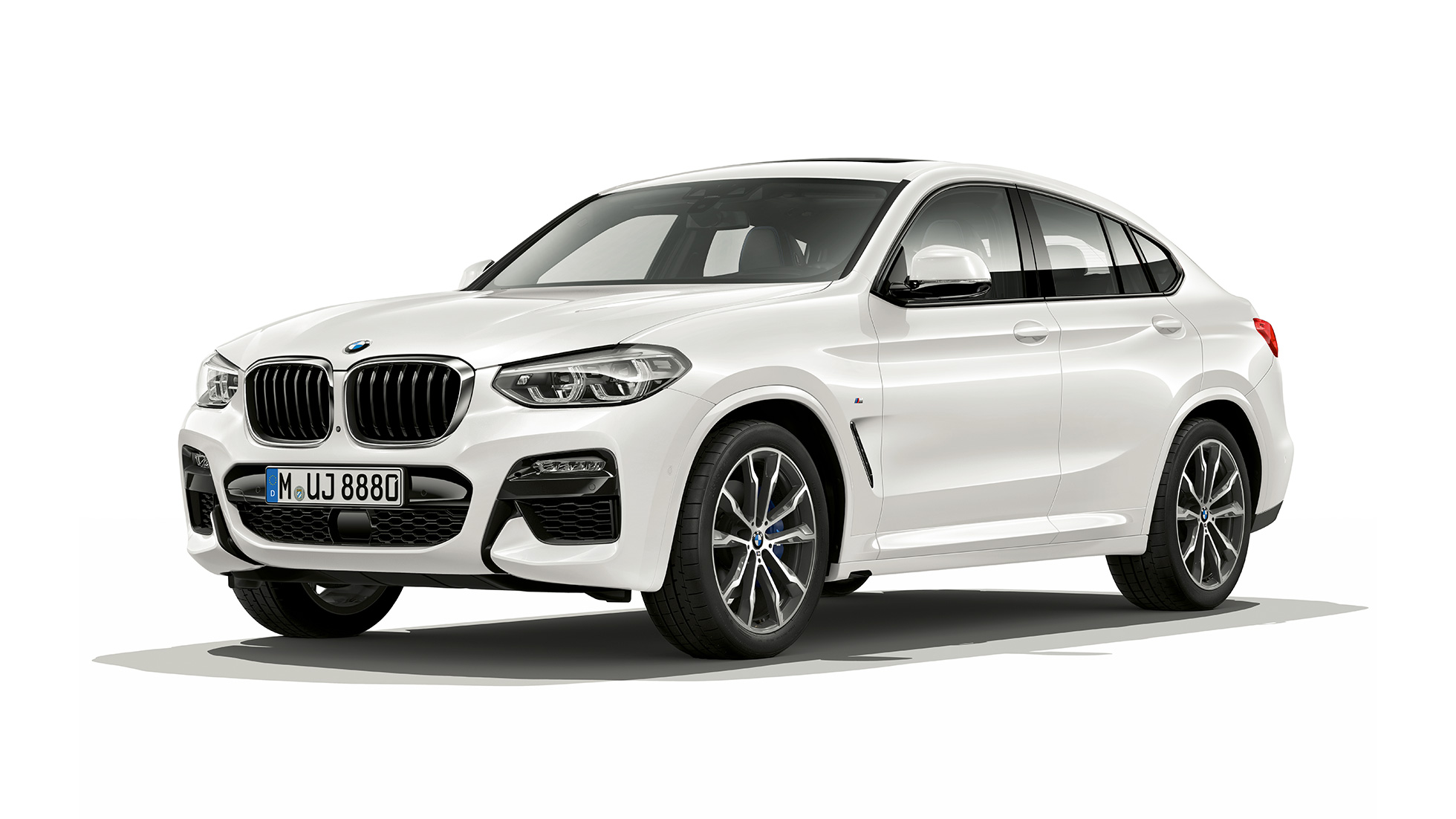 Vista anteriore a tre quarti della BMW X4 versione M Sport G02 BMW X4 xDrive30i Versione M Sport G02 2018 Alpine White Vista anteriore a tre quarti