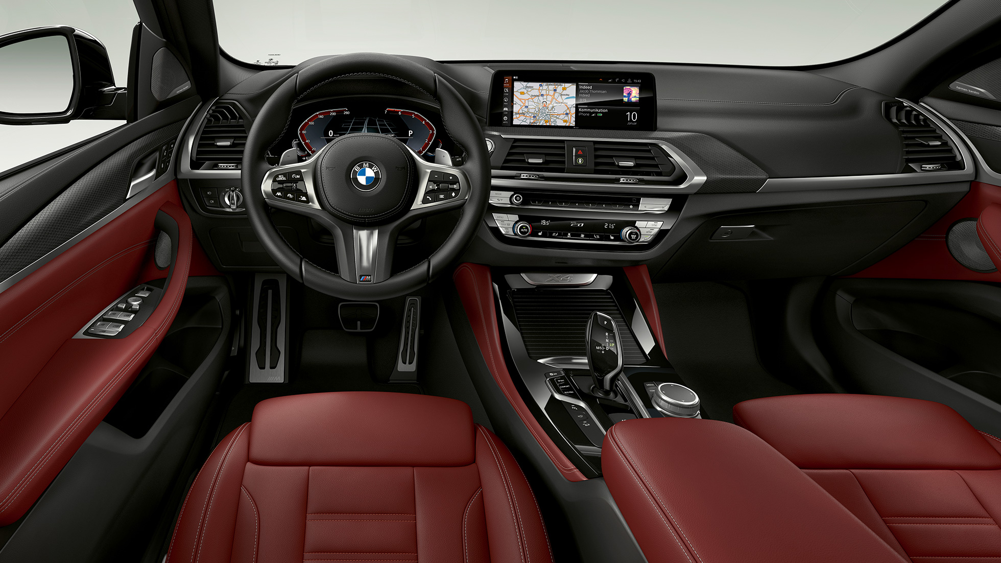 Cockpit della BMW X4 xDrive30i Versione M Sport X G02 Cockpit della xDrive30i BMW X4 Versione M Sport X G02 2018 Abitacolo