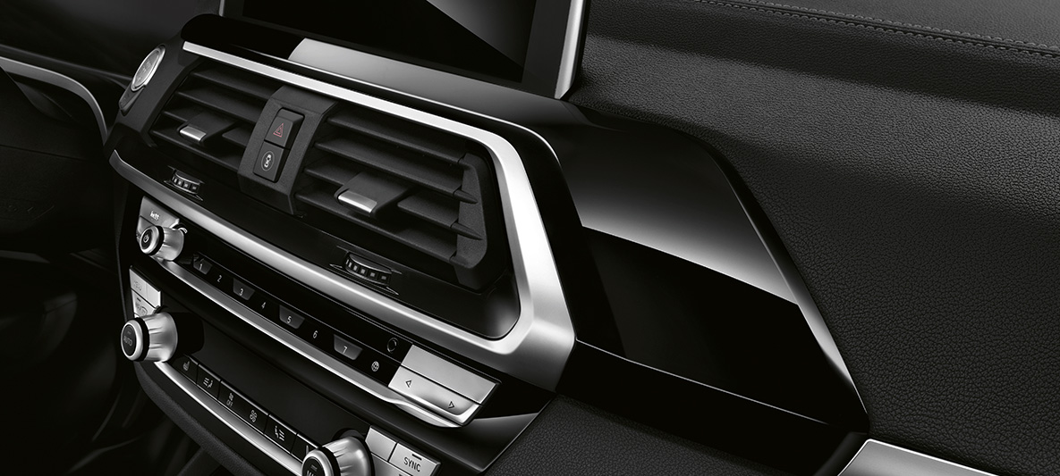 Modanatura interna BMW Individual in Piano Black della BMW X4 G02 Modanatura interna BMW Individual in Piano Black della BMW X4 G02 2018 Interieur