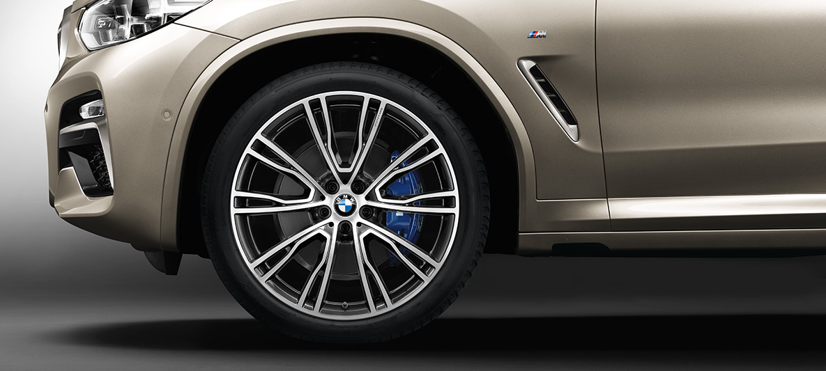 Cerchio in lega leggera BMW Individual da 21” styling a V nº 726 I della BMW X4 G02 Cerchi in lega leggera da 21" BMW Individual styling a V nº 726 I Cerchio in lega di alluminio della BMW X4 G02 2018 Sun Stone Vista laterale