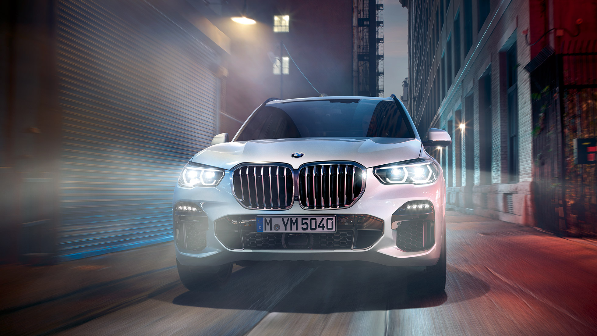 BMW X5 vista anteriore G05 BMW X5 G05 2018 Mineral White metallizzato vista anteriore