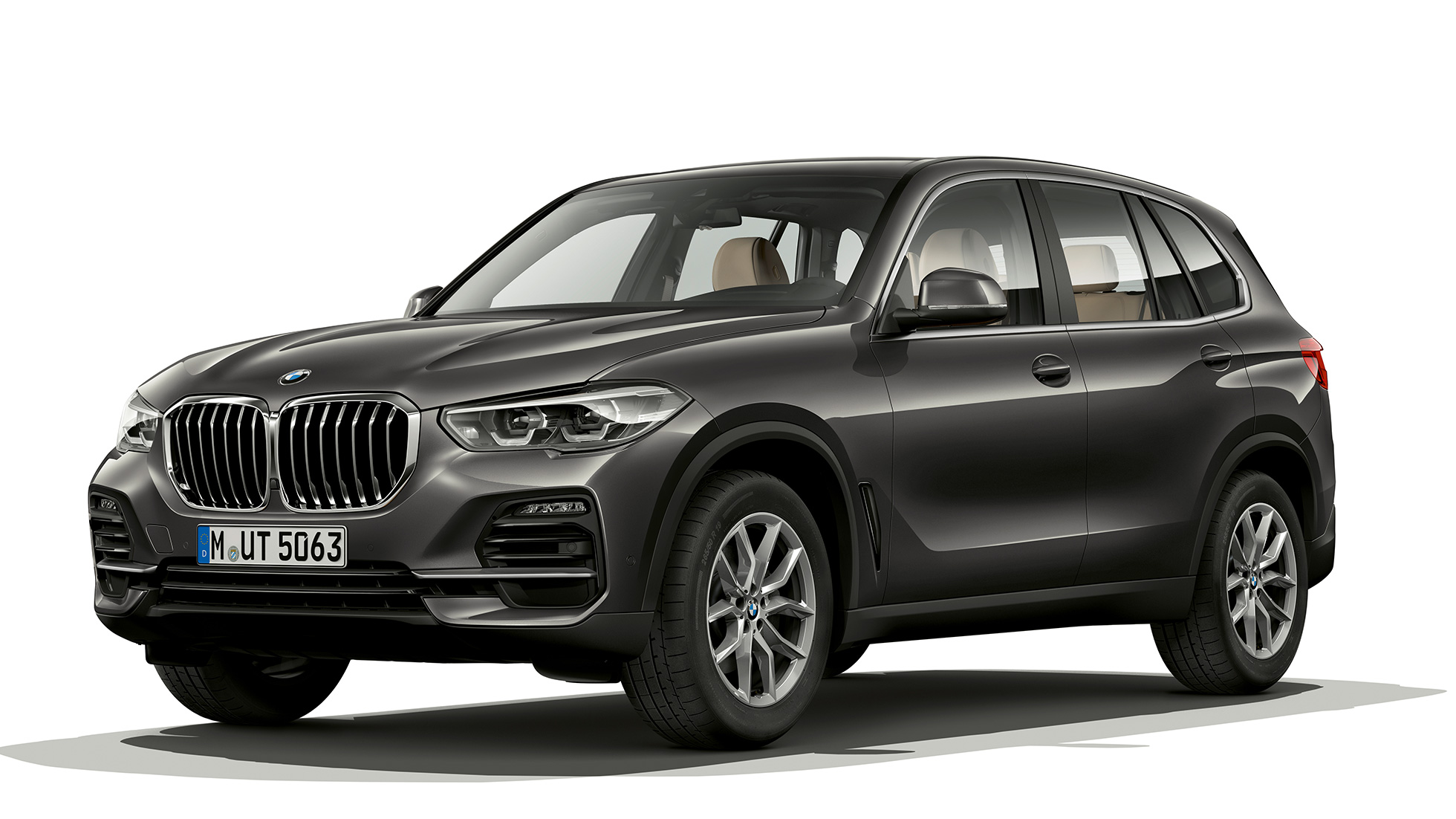 Versione base BMW X5 xDrive30d, vista anteriore a tre quarti Versione base della BMW X5 xDrive30d G05 2018 Sophisto Grey brilliant effect metallizzato, vista anteriore a tre quarti