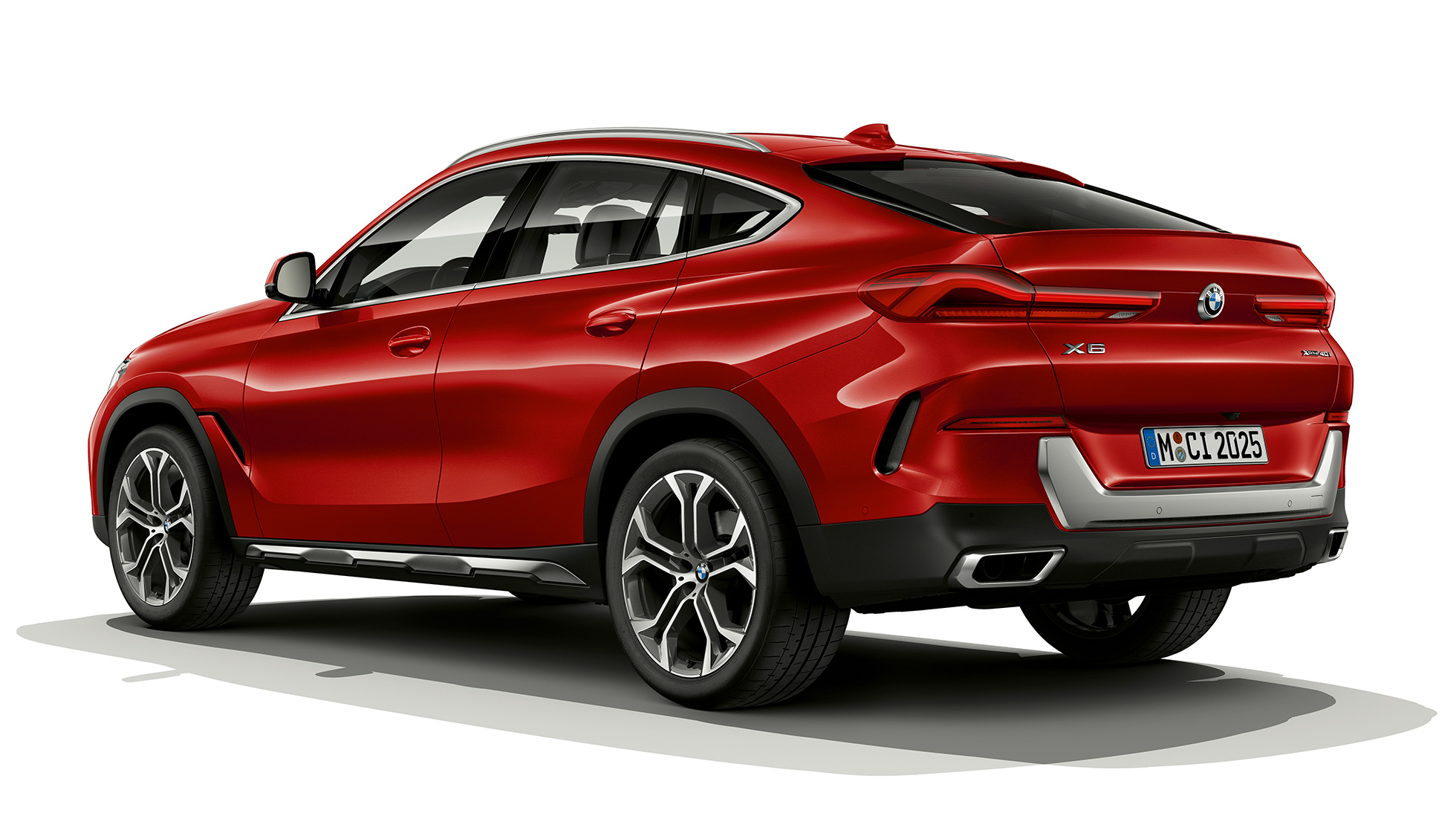 BMW X6 con BMW xLine, vista posteriore G06. Vista posteriore a tre quarti della BMW X6 con BMW xLine G06.