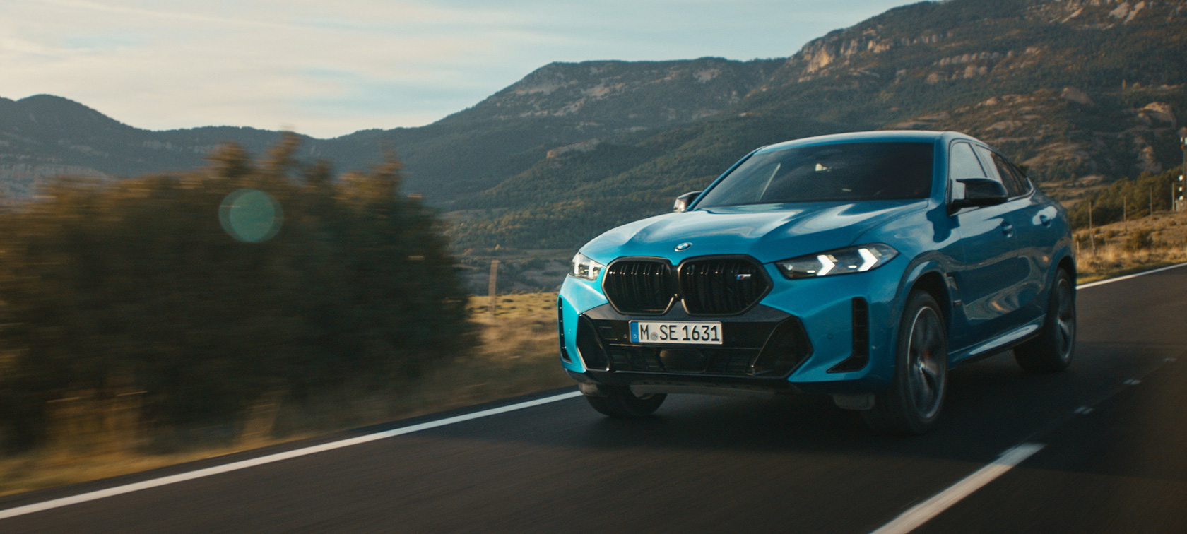 Video della dinamica di guida della BMW X6 G06 LCI BMW X6 G06 LCI Video della dinamica di guida