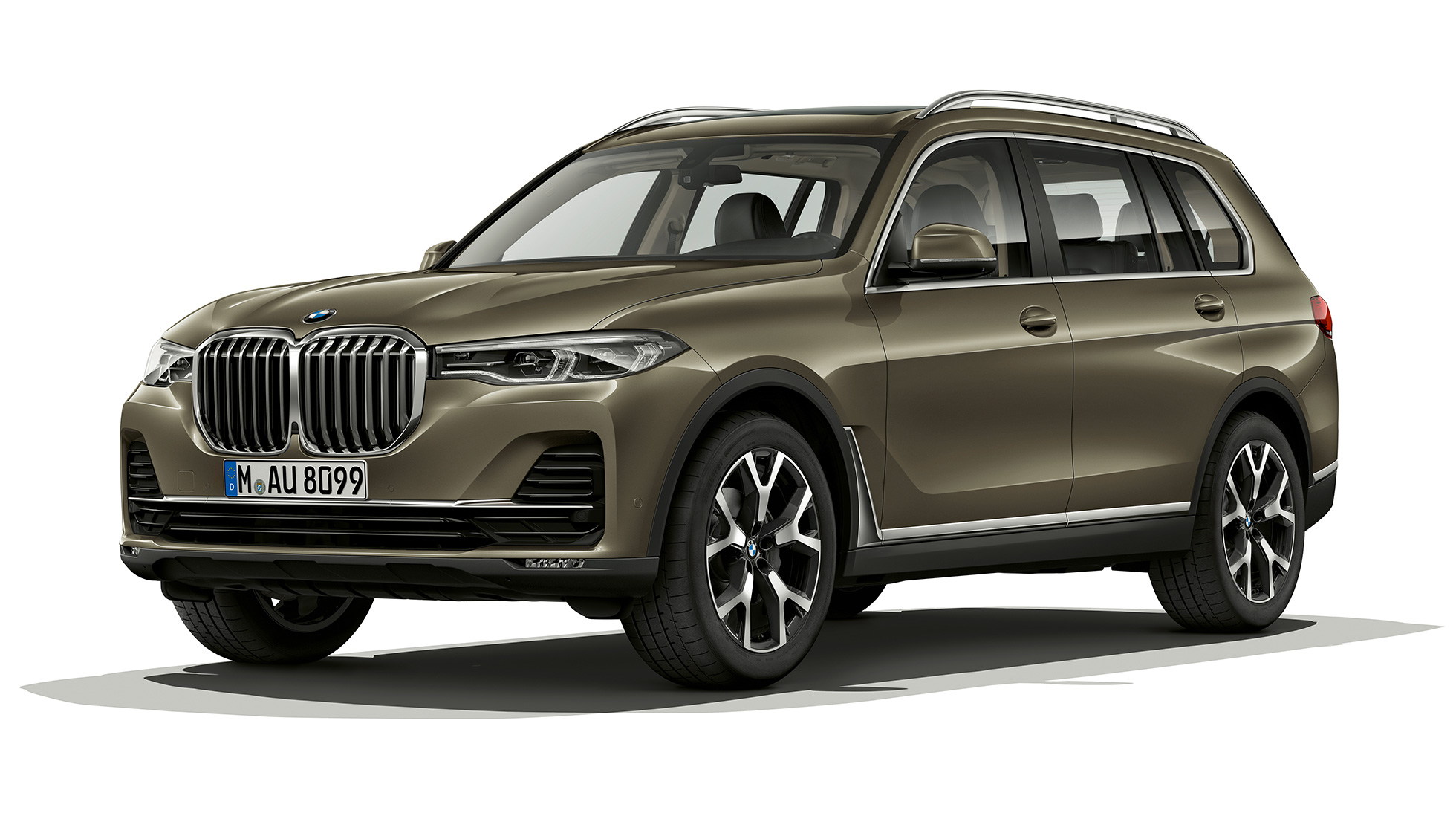 BMW X7 G07 Ripresa in studio fotografico della BMW X7 in Vermont Bronze in vista anteriore a tre quarti G07