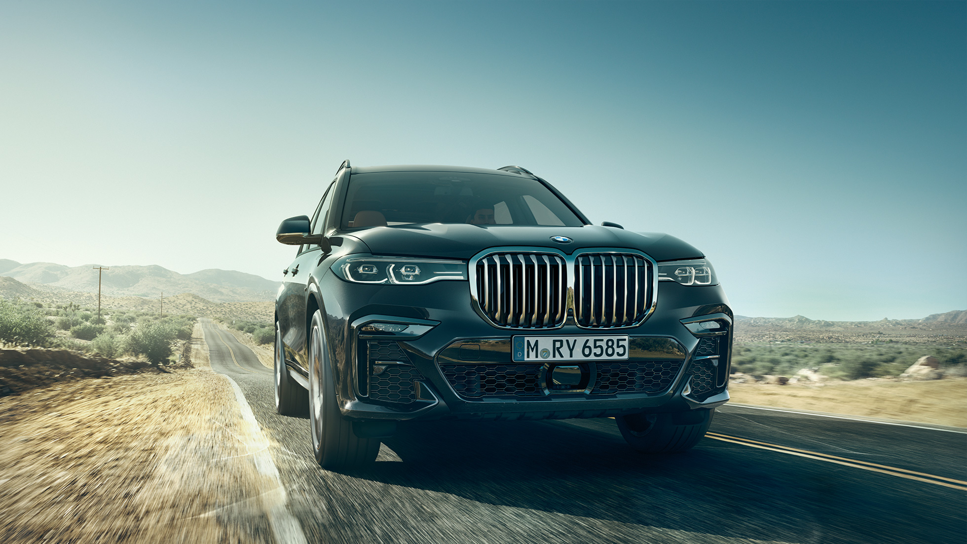 BMW X7, frontale G07 BMW X7 in Artic Grey, esterni, frontale con prospettiva dal basso, G07 2019