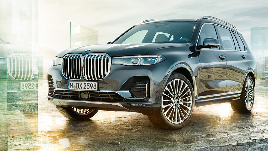 BMW X7 2019 G07 Artic Grey vista frontale a tre quarti da ferma BMW X7 2019 G07 Artic Grey vista frontale a tre quarti da ferma