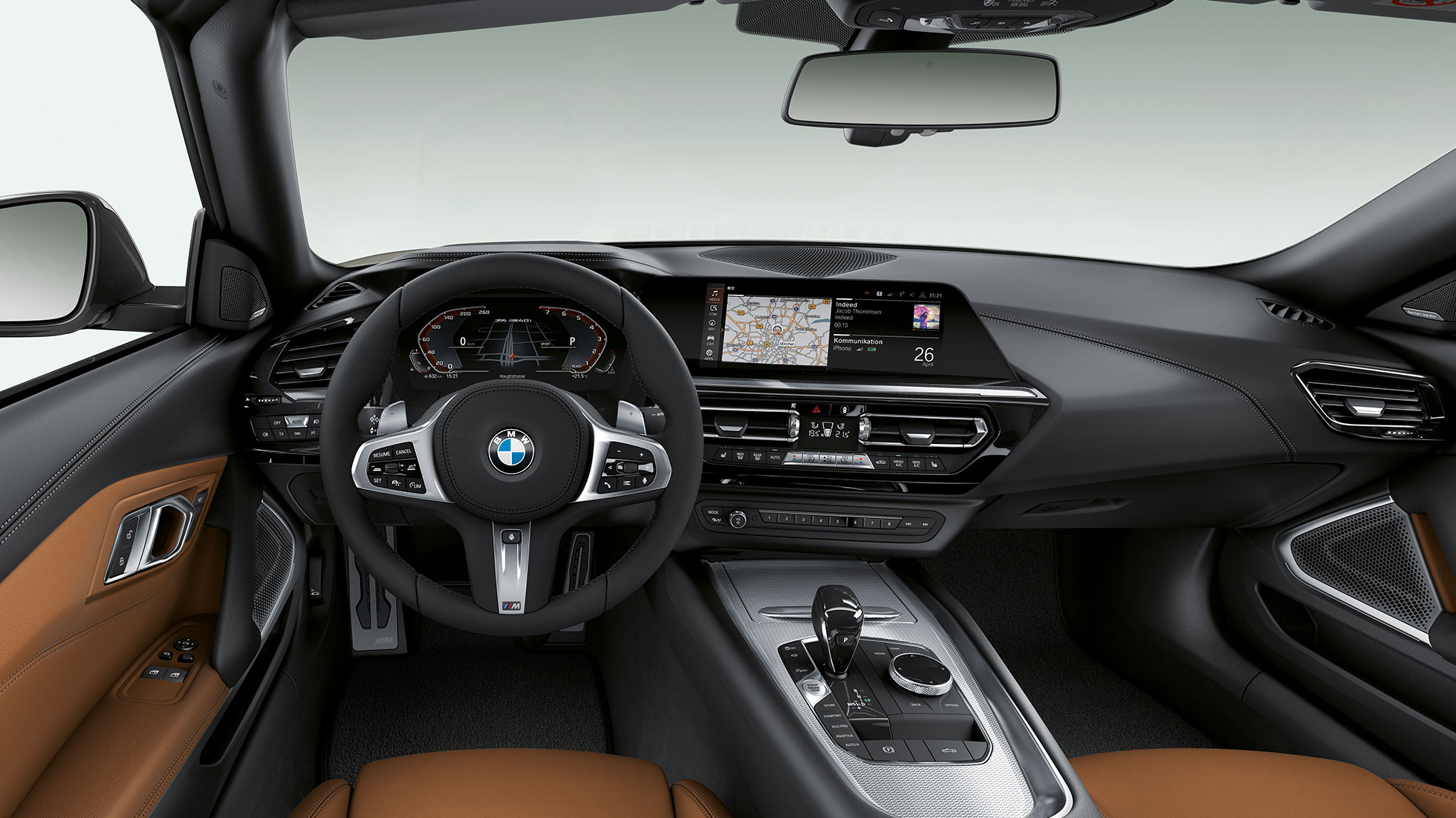 BMW Z4 Roadster M40i, volante e posto di guida BMW Z4 Roadster M40i