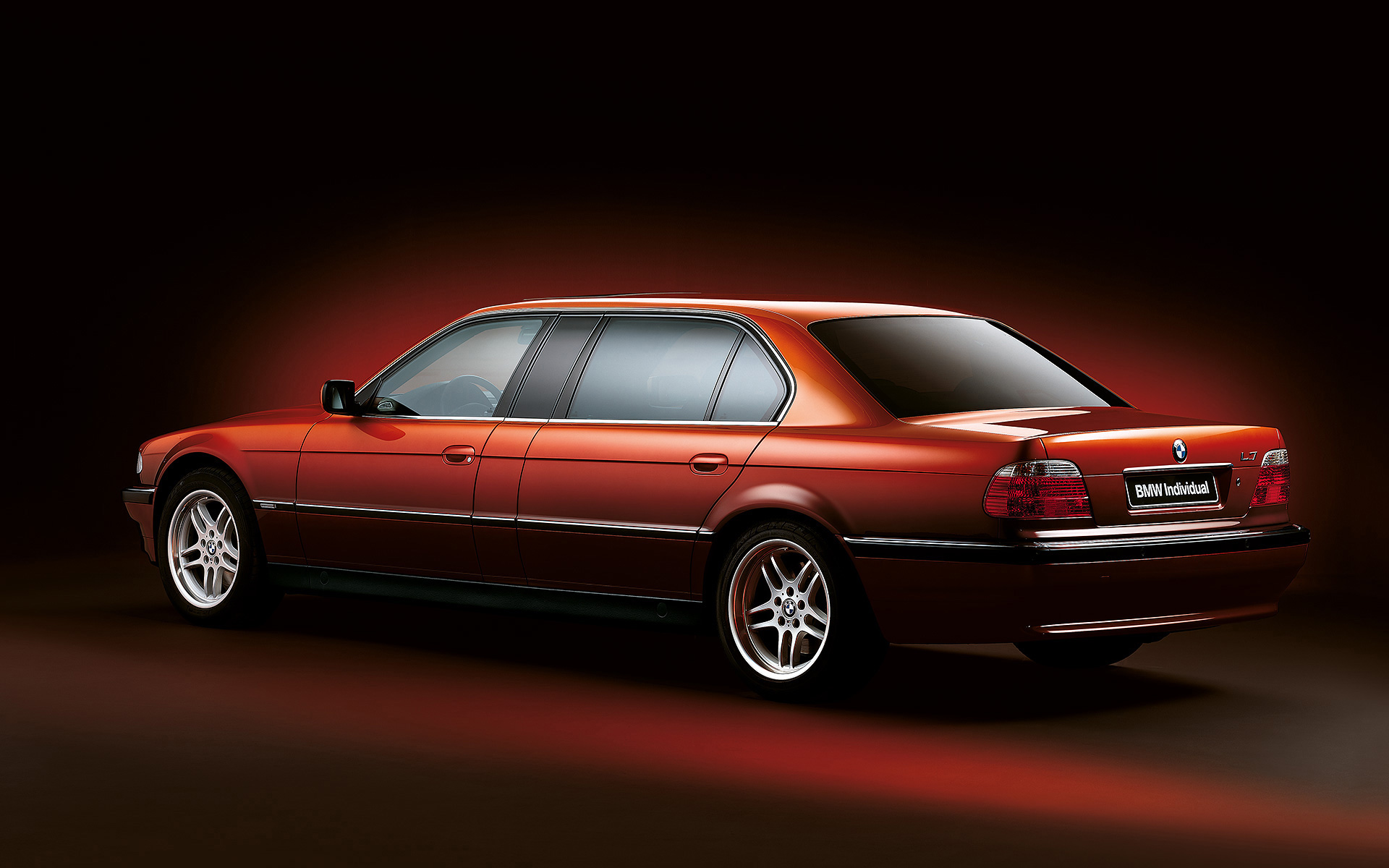 BMW Individual 750iLA L7 Karl Lagerfeld E32 1992 Vista posteriore a tre quarti BMW Individual 750iLA L7 Karl Lagerfeld E32 1992 Vista posteriore a tre quarti