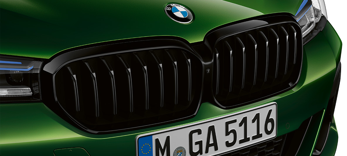 Calandra a doppio rene M della BMW M5 Berlina M Shadow Line lucida Calandra a doppio rene M della BMW M5 Berlina M Shadow Line lucida