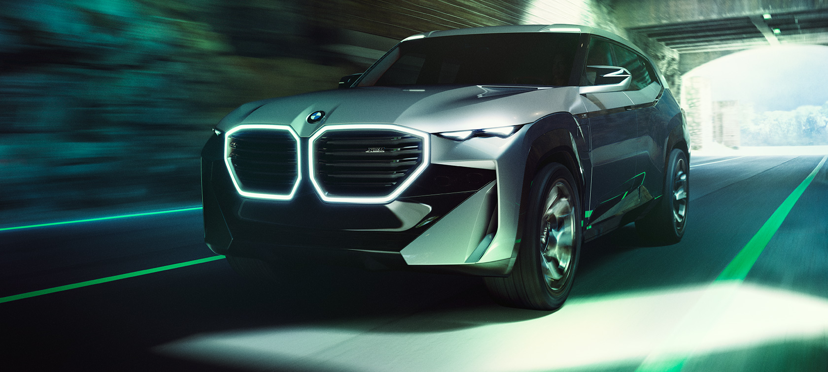 BMW Concept XM (G09) Vista anteriore a tre quarti da ferma BMW Concept XM (G09) Vista anteriore a tre quarti da ferma