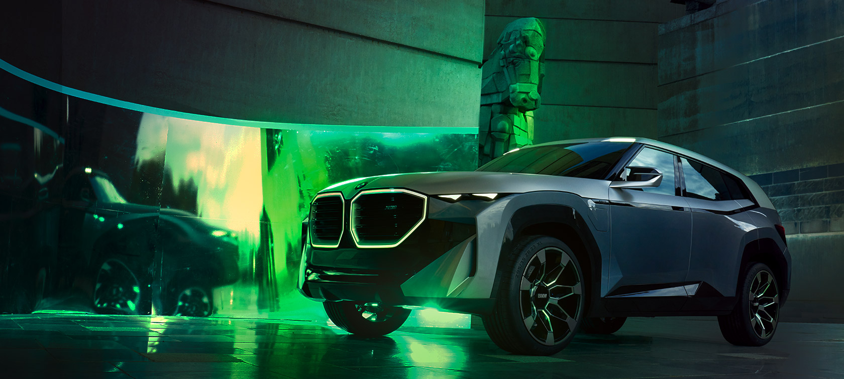 BMW Concept XM (G09) vista tre-quarti frontale BMW Concept XM (G09) vista tre-quarti frontale