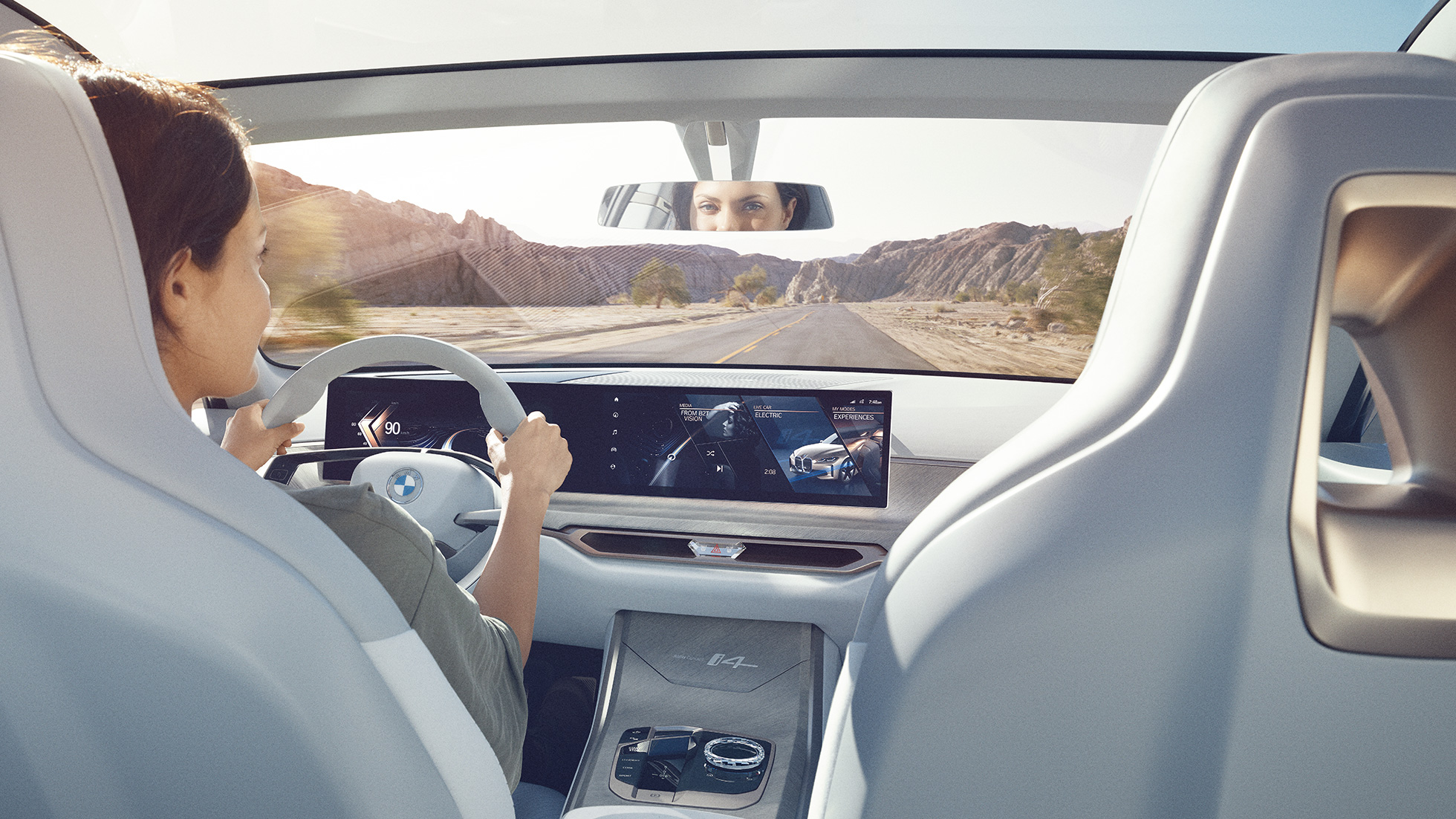 Curved Display della BMW Concept i4 2020 G26 BMW Concept i4 2020 G26 auto elettrica, BMW Gran Coupé completamente elettrica Curved Display Strumentazione digitale