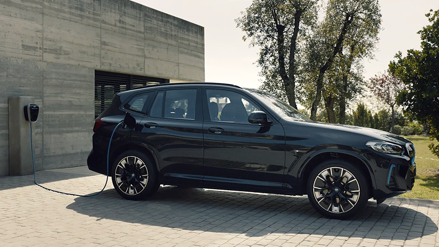 Auto elettriche BMW Ricarica della BMW iX a casa BMW Wallbox Smart Partner Wallbox Video Auto elettriche BMW Ricarica della BMW iX a casa BMW Wallbox Smart Partner Wallbox Video