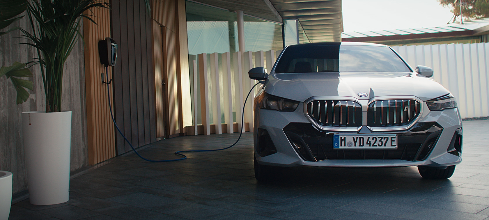 BMW i5 eDrive40 G60 Ricarica a casa BMW i5 eDrive40 G60 Ricarica con Wallbox a casa